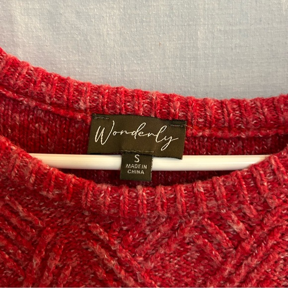 Women's red sweater - Picture 3 of 3